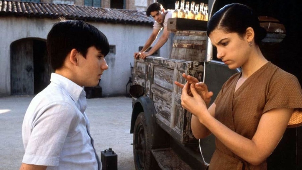 ეშმაკის ხერხემალი  ქართულად -  The Devils Backbone