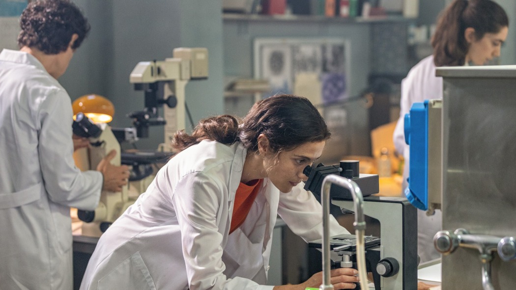 ვირუსებით მოვაჭრე  ქართულად -  Trafficante di Virus