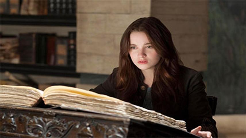 მშვენიერი ქმნილებანი  ქართულად -  Beautiful Creatures