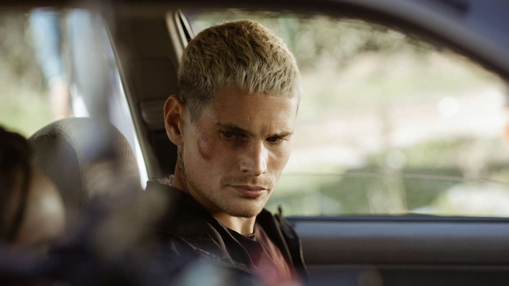 ნეონის განათების ქვეშ  ქართულად -  Du crépitement sous les néons