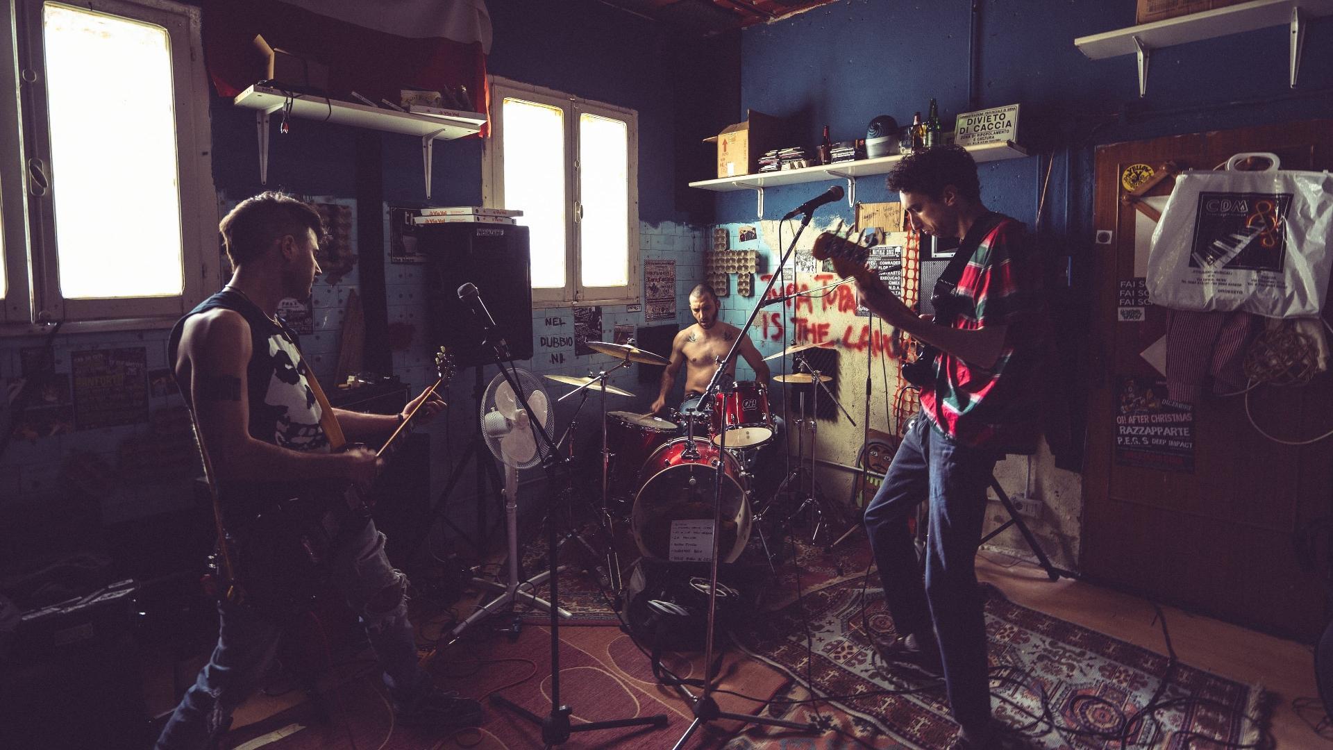 მინდვრები  ქართულად -  Margini