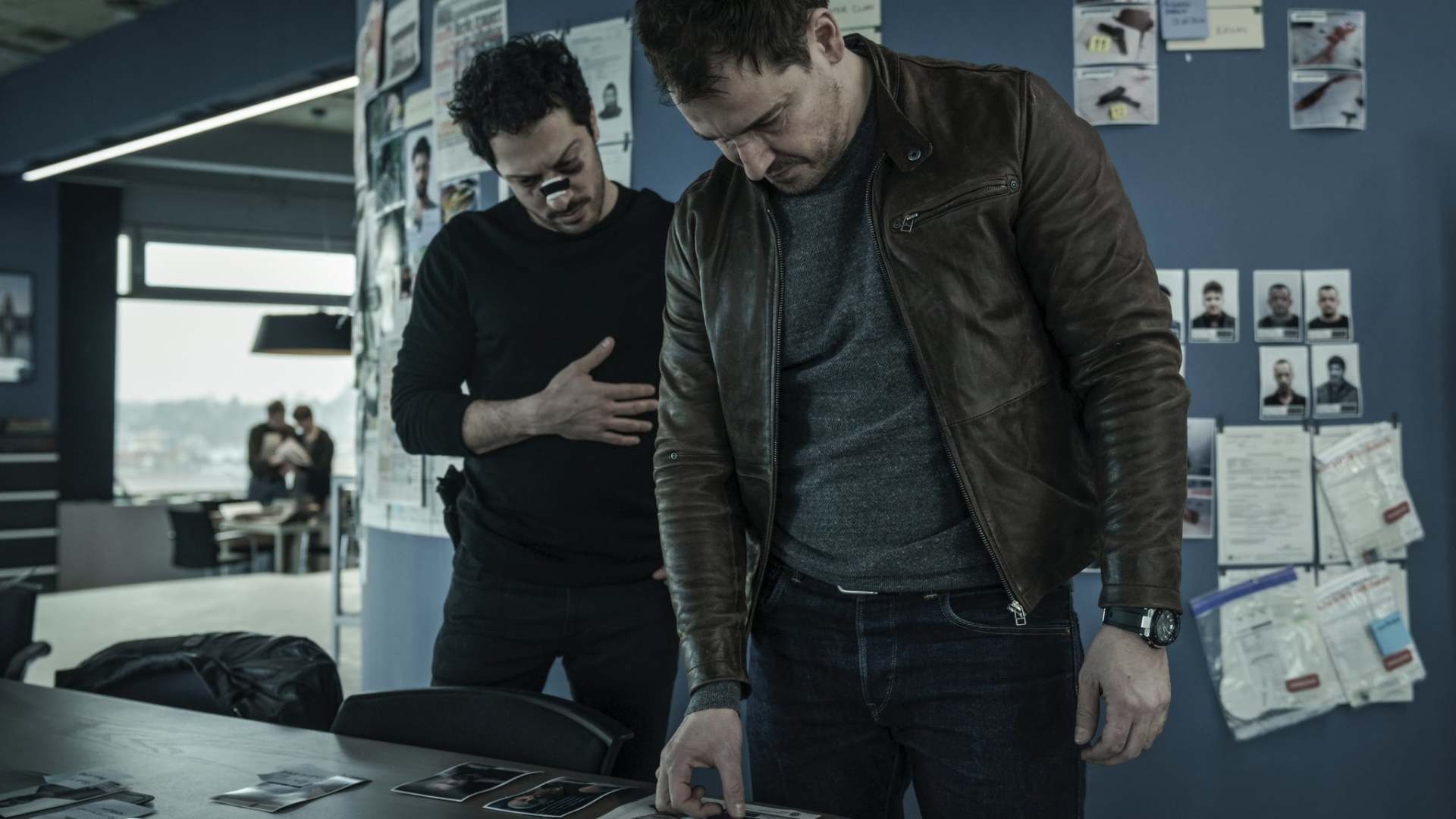 ბერლინის ძაღლები  ქართულად -  Dogs of Berlin