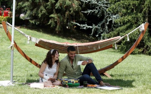 ურთიერთობის სტატუსი: ჩახლართული  ქართულად -  Iliski Durumu: Karisik