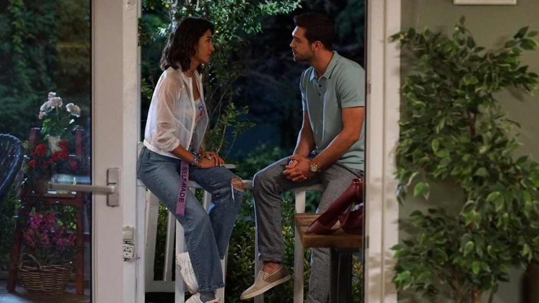 შენ ყველგან ხარ  ქართულად -  Her Yerde Sen