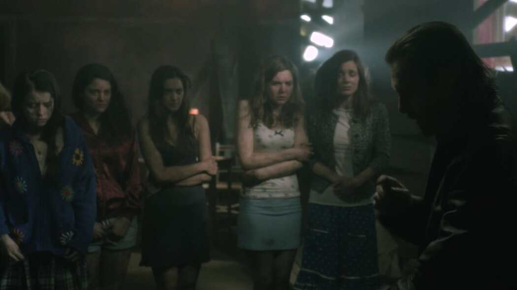 სეზონური სახლი  ქართულად -  The Seasoning House