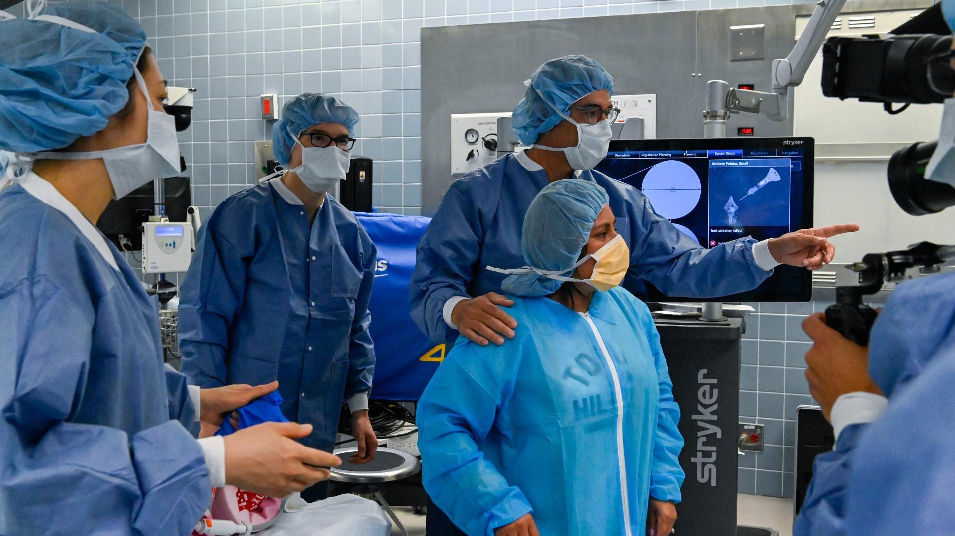 Lenox Hill  ქართულად -  Ленокс-Хилл