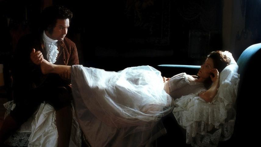 შიშველი მახა  ქართულად -  Volavérunt