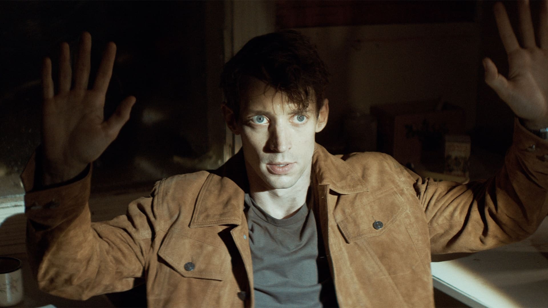 Max Anger - With One Eye Open  ქართულად -  Макс Ангер