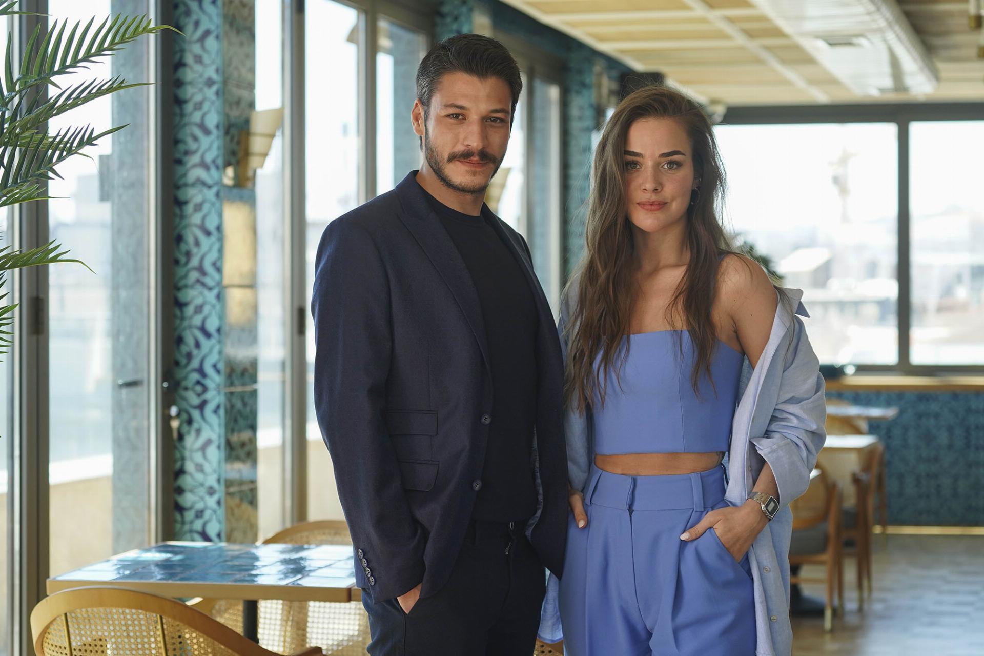 მინის ჭერი  ქართულად -  Glass Ceilings