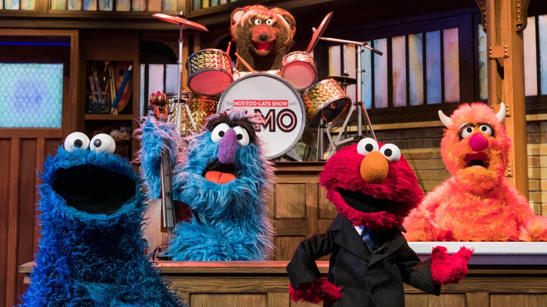 The Not Too Late Show with Elmo