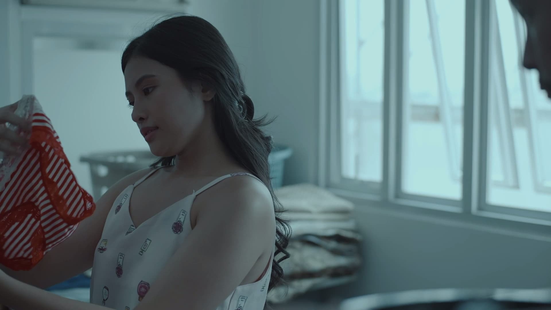 ცის მიღმა  ქართულად -  Lampas langit