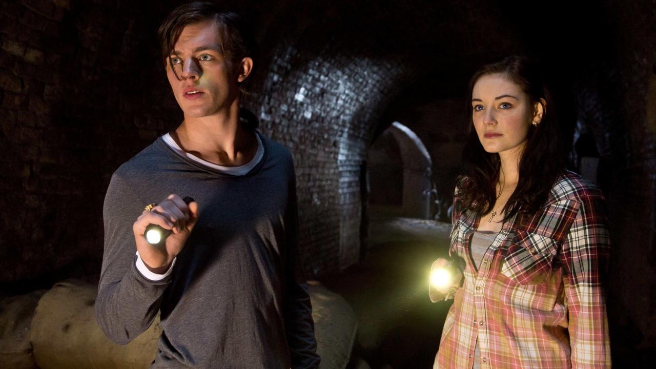 ტაიმლესი: ლალის წიგნი  ქართულად -  Rubinrot