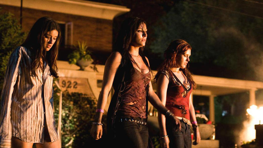 მკვლელობა გოგონების საცხოვრებელში  ქართულად -  Sorority Row