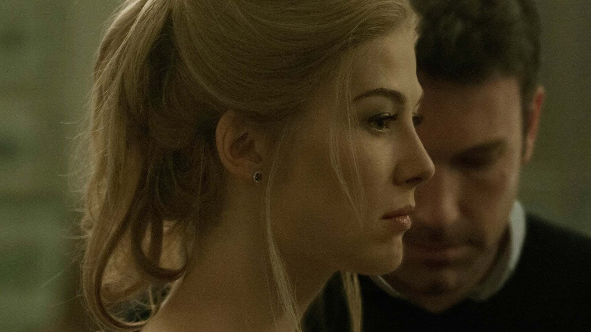 გაუჩინარებული ქალი  ქართულად -  Gone Girl