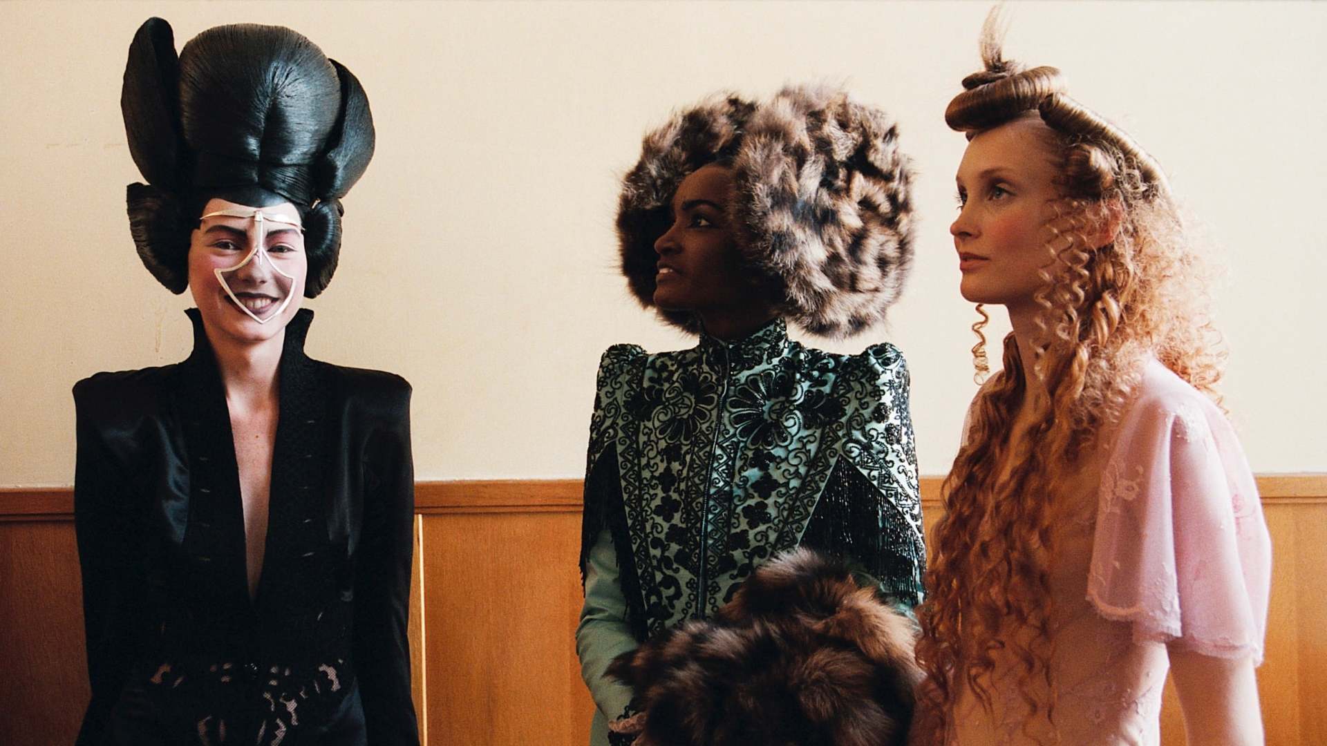 მაკქუინი  ქართულად -  McQueen