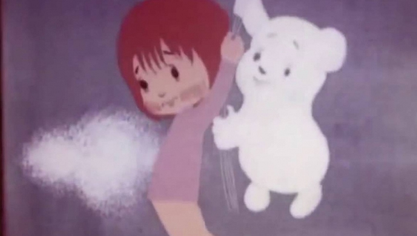 გოგონა და თოვლის გუნდა