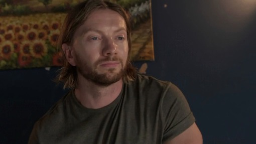 საფრთხეში  ქართულად -  Into the Arms of Danger