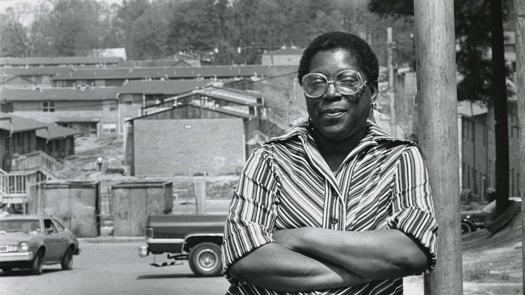 აღმოსავლეთის ტბის მდელოები: საზოგადოებრივი საცხოვრებლის ისტორია  ქართულად -  East Lake Meadows: A Public Housing Story