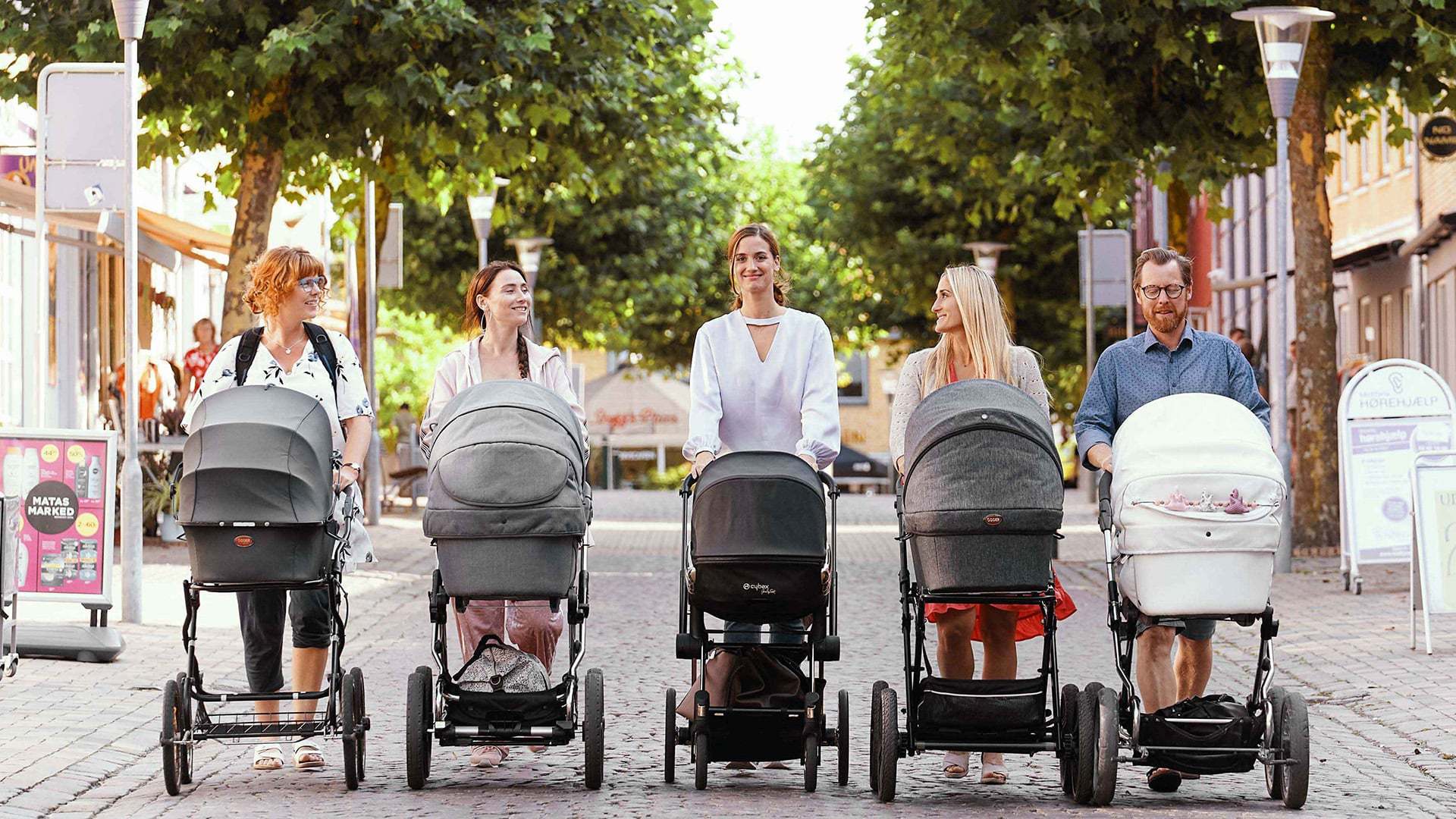 დედების რაზმი  ქართულად -  Mom Squad