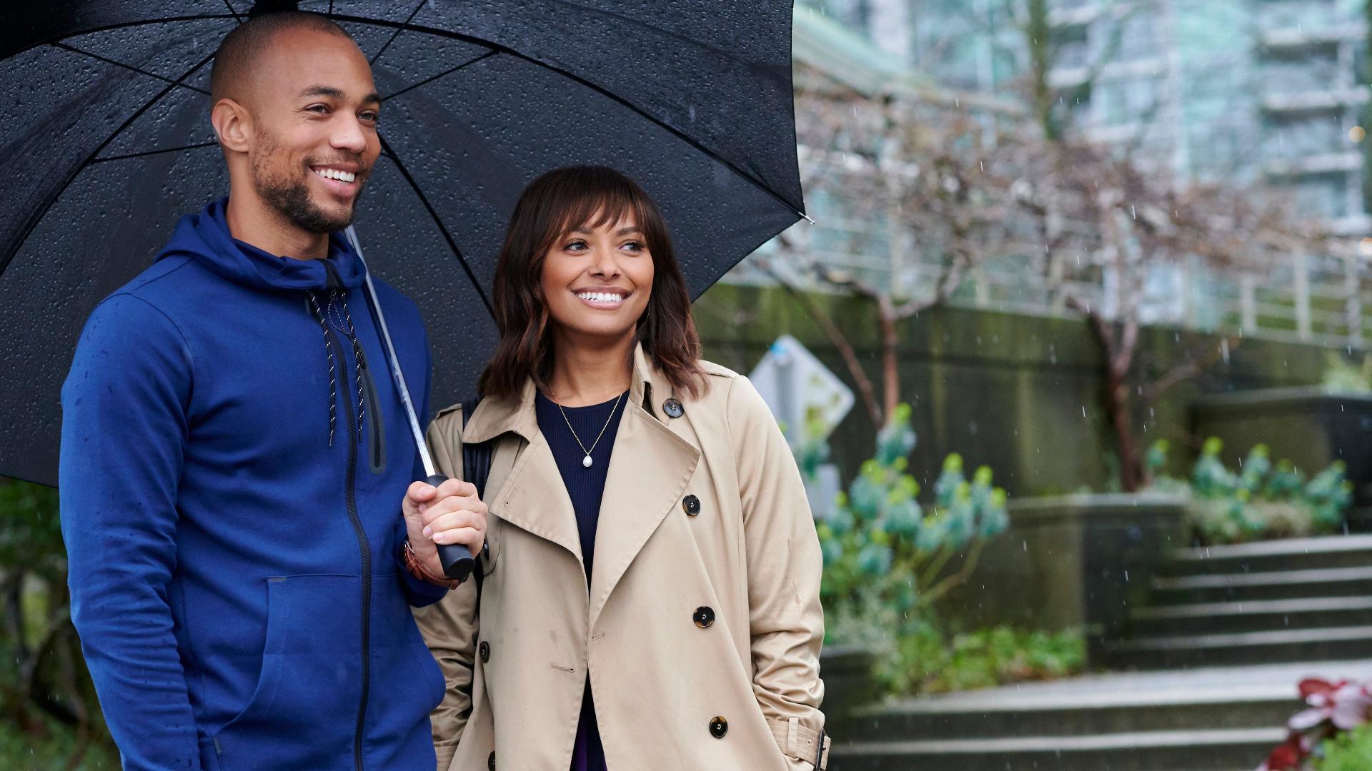 მოდის კვალდაკვალ  ქართულად -  Fashionably Yours