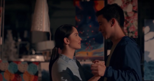 მომწყვდეული  ქართულად -  Stranded