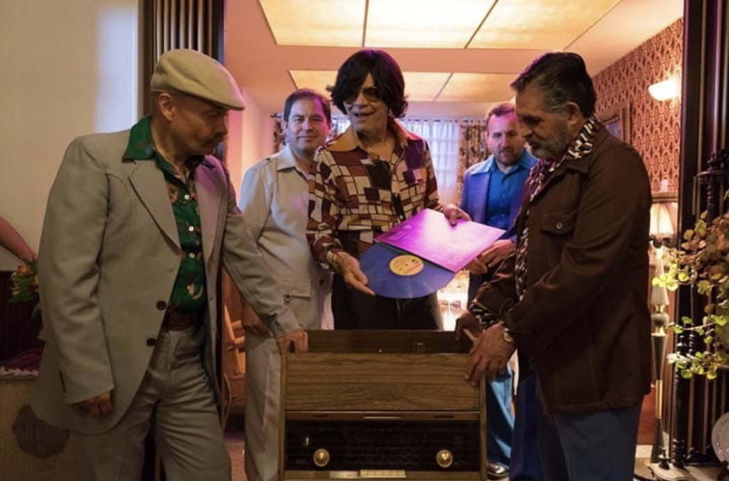 ცეკვა მძვინვარე მუსიკაზე  ქართულად -  Al son que me toquen bailo