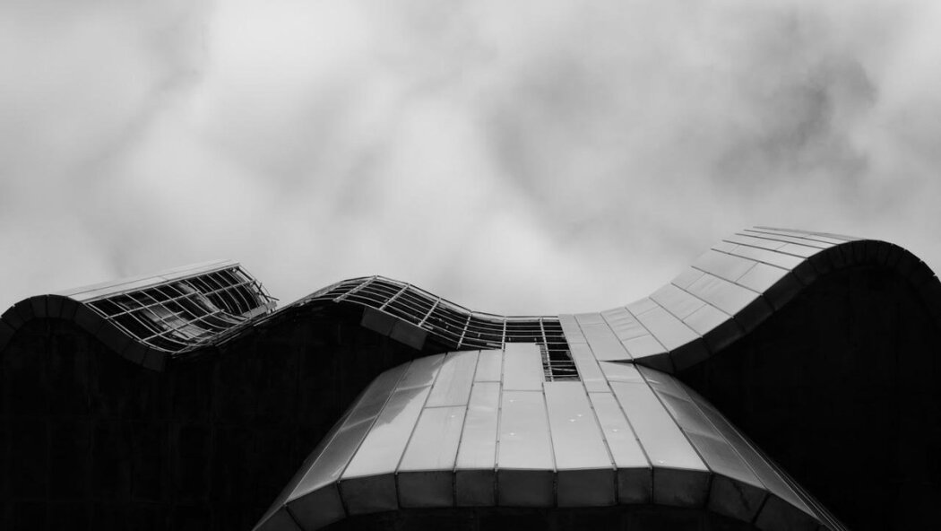 პირველი და უკანასკნელი ადამიანი  ქართულად -  Last and First Men