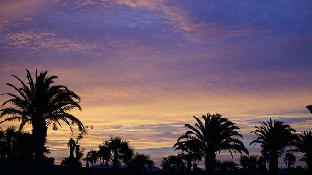 დიდებული მზის ჩასვლა  ქართულად -  One Glorious Sunset