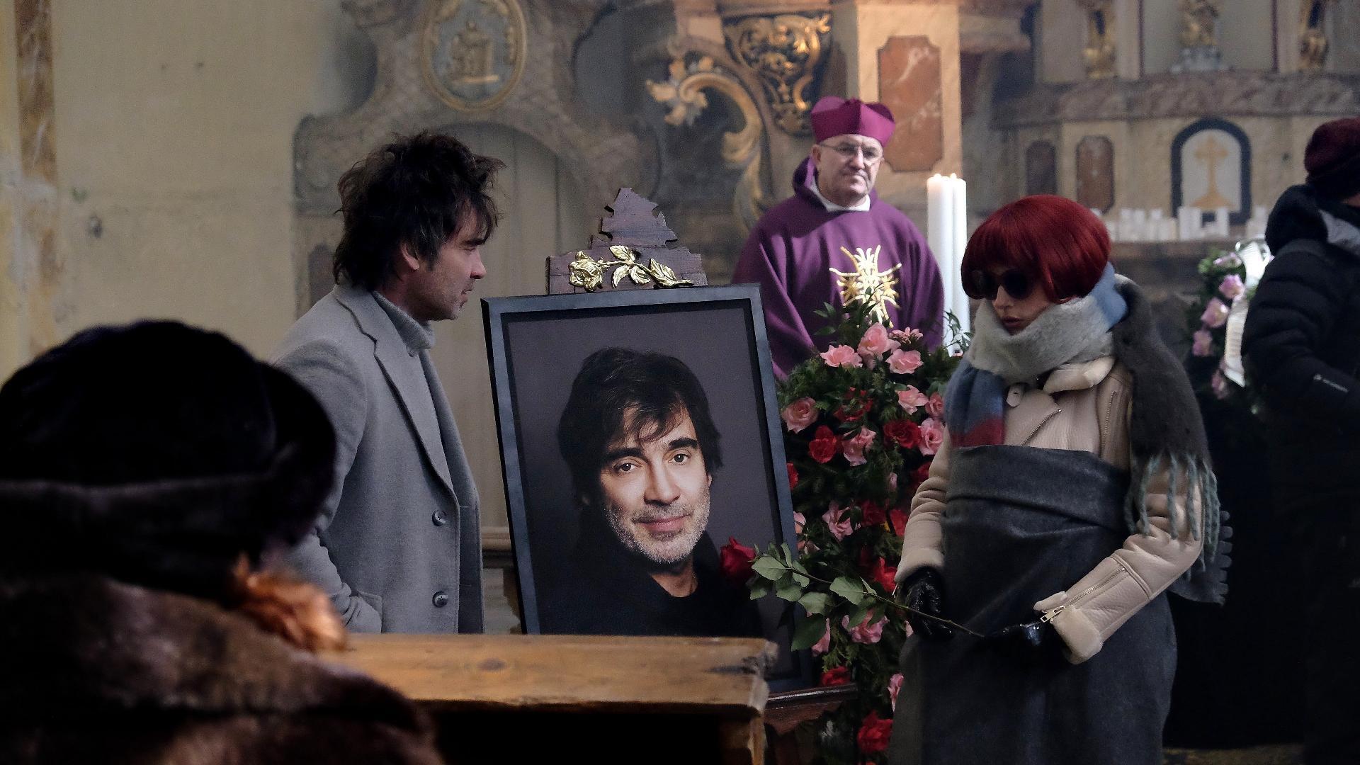 ის , ვისაც უყვარდი.  ქართულად -  The One Who Loved You