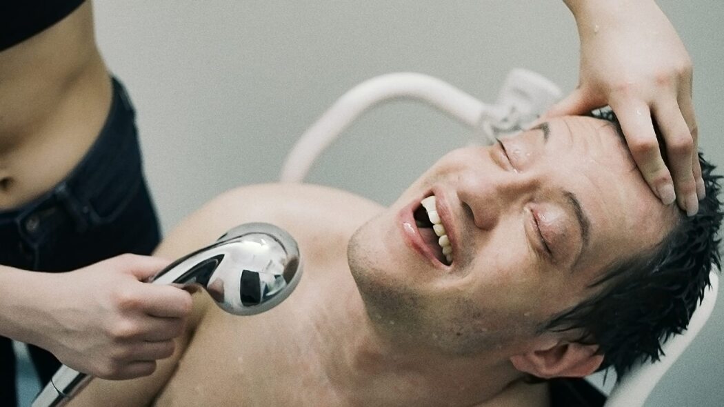 ნეონის გული  ქართულად -  Neon Heart