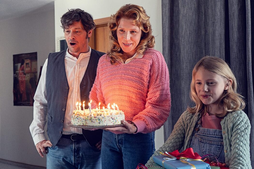 ჩვენს შორის არსებული კედელი  ქართულად -  The Wall Between Us