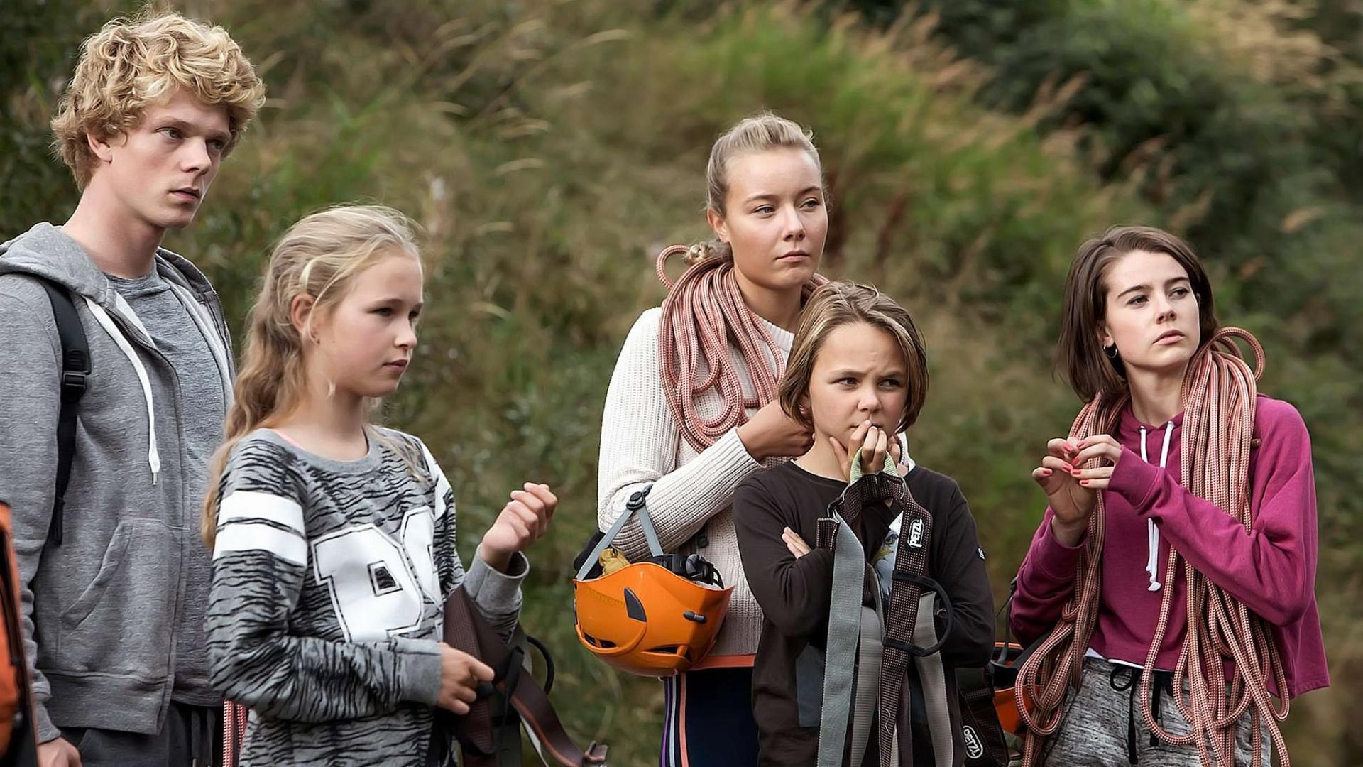 მამაას სიმაღლის ეშინია  ქართულად -  Far til fire på toppen