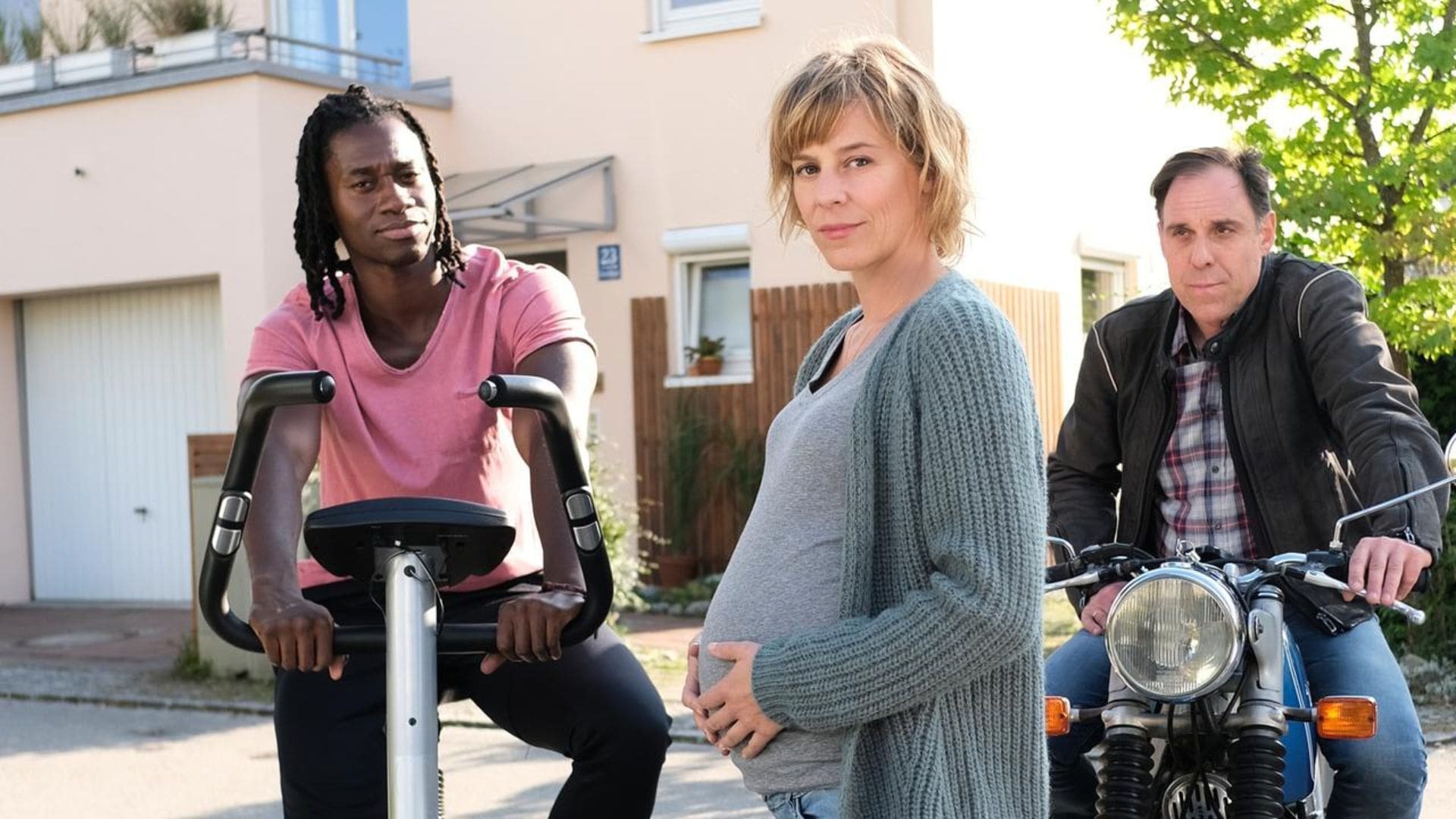 ენი - თავდაყირა სიყვარულში  ქართულად -  Annie - kopfüber ins Leben