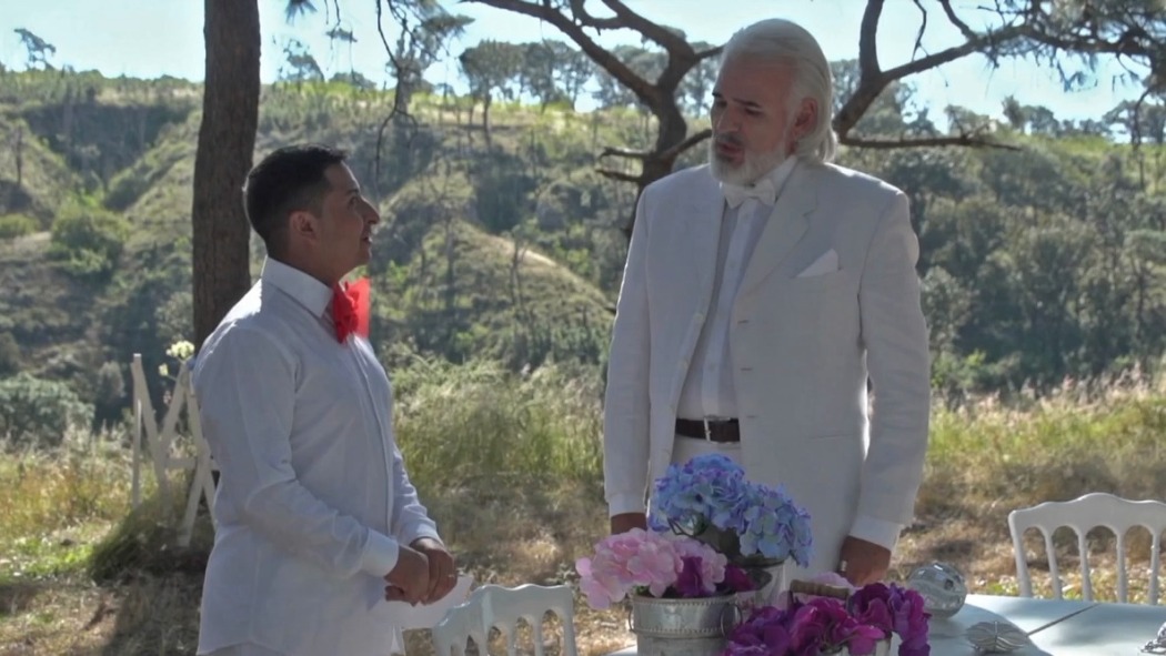 ის ვინც არ დაეცემა  ქართულად -  El que no cae se encima